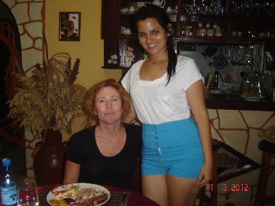 Carolyne: Time of lunch with salads and pork meat.