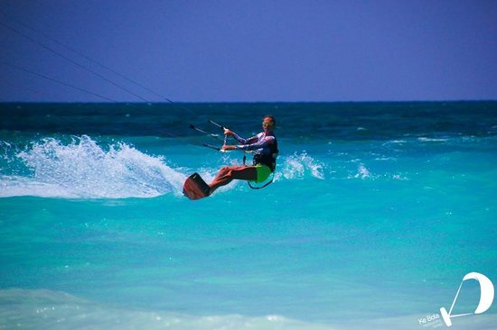 Ke Bola Kiteboarding